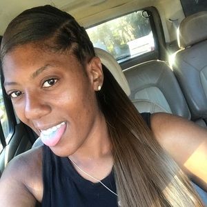 Meet your Posher, Cierra